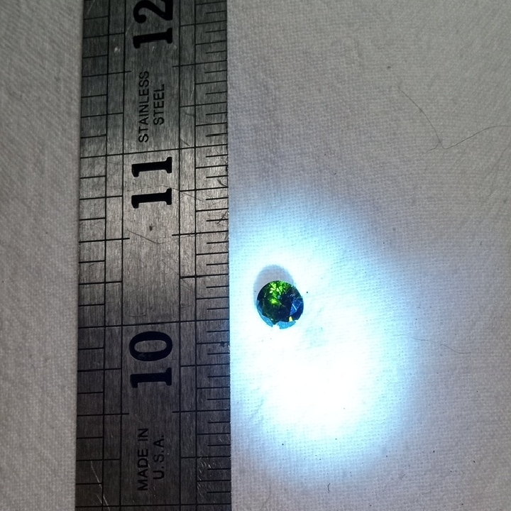 2 Ct Round Cut Olivine Gemstone